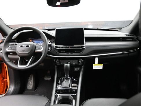 New 2026 Jeep Compass Latitude image 23