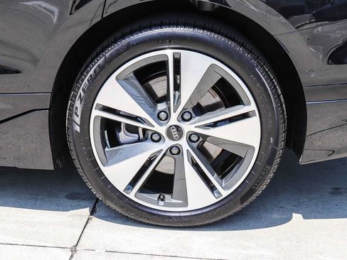 Used 2025 Audi A6 e-tron Premium w/ Convenience Package AWD/4WD image 10