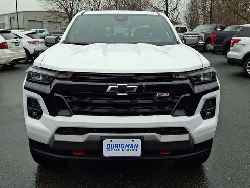 Used 2025 Chevrolet Colorado Z71 image 2