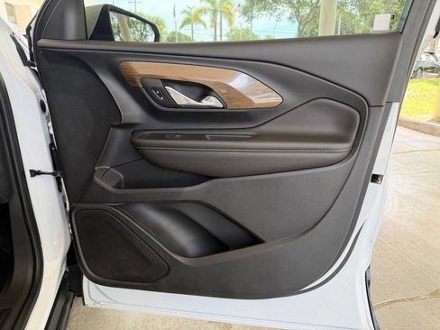 Used 2020 GMC Terrain SLE FWD image 25