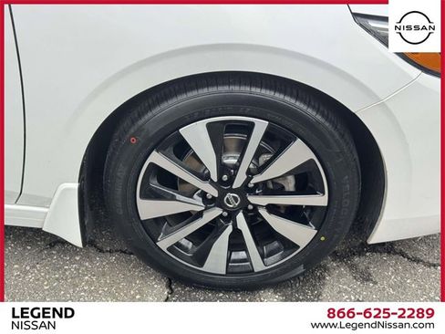 Used 2022 Nissan Sentra SV w/ SV Premium Package image 8