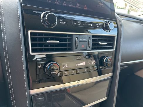 Used 2022 Nissan Armada SV w/ SV Appearance Package RWD image 36