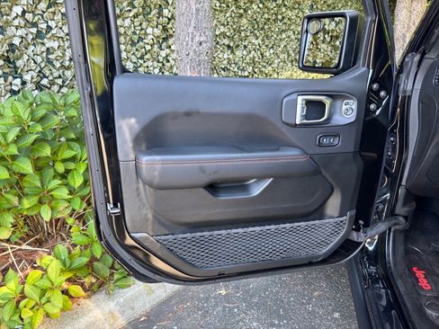 Used 2021 Jeep Gladiator Mojave w/ Dual Top Group image 9