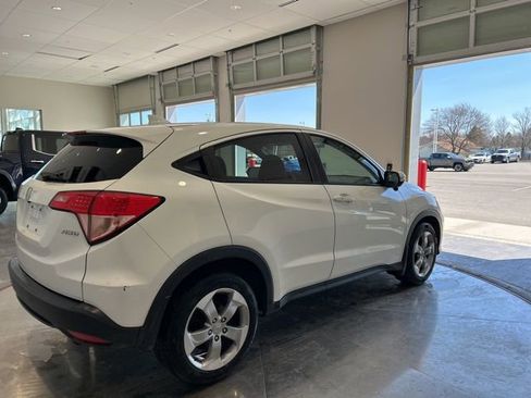 Used 2017 Honda HR-V EX image 7