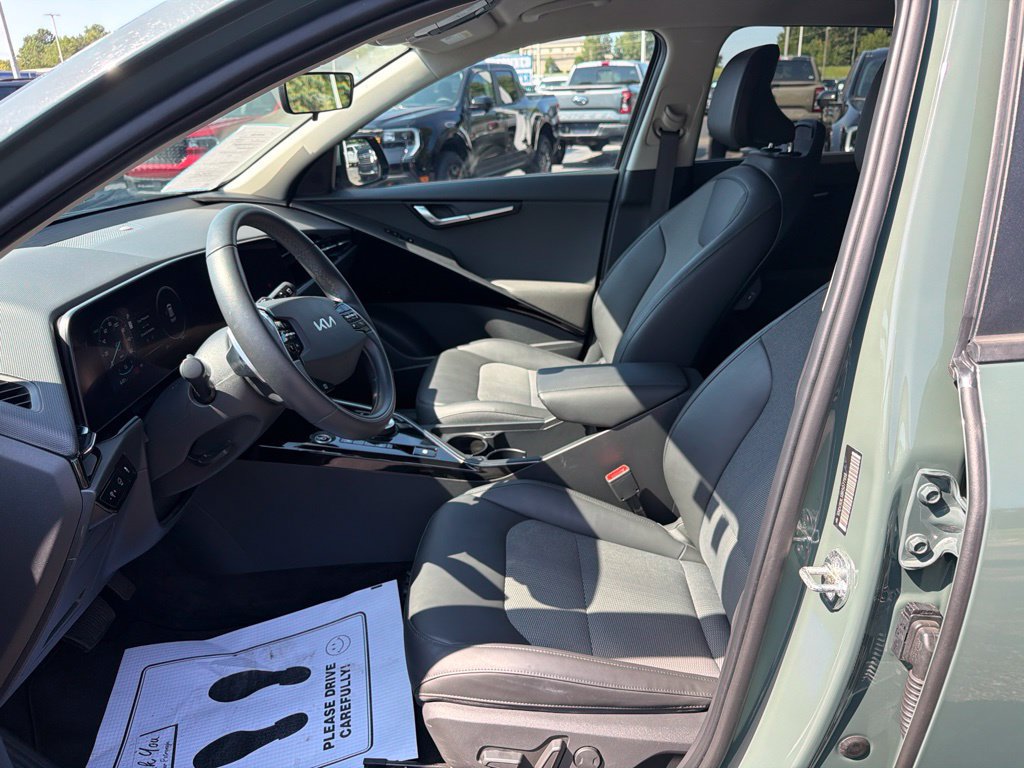 Used 2024 Kia Niro Wind FWD image 16