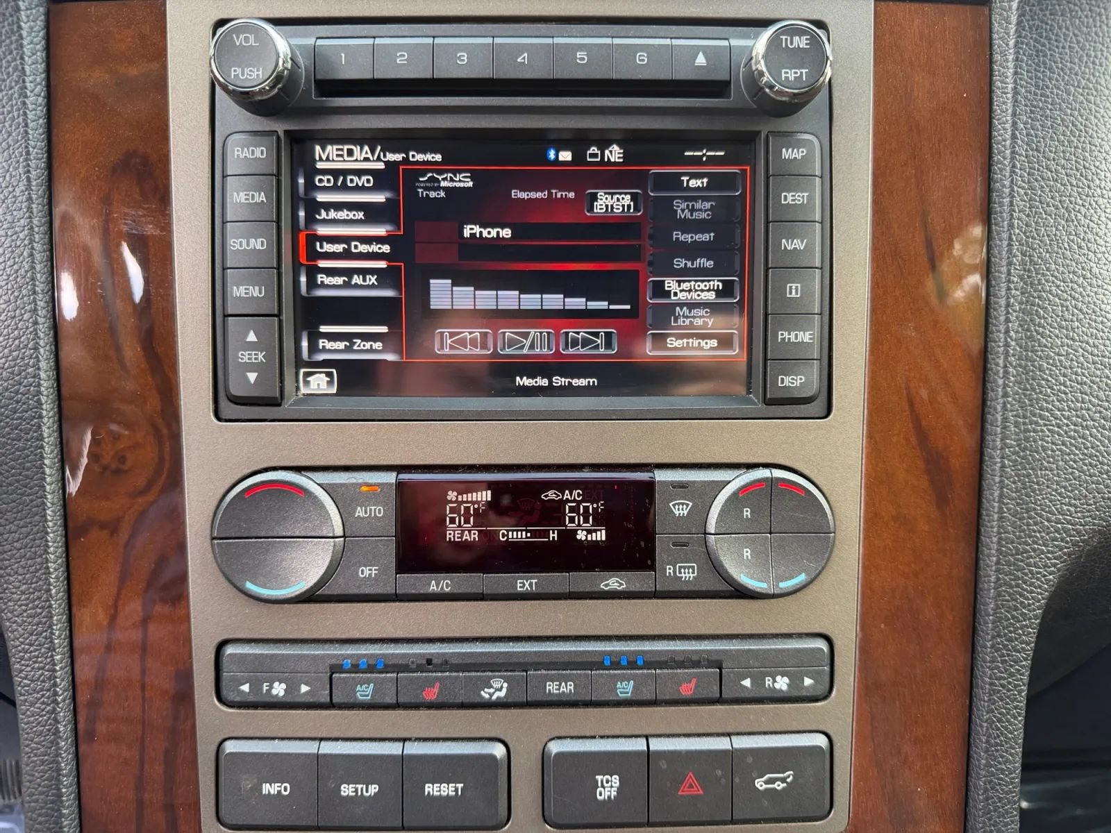 Used 2014 Lincoln Navigator 2WD image 21