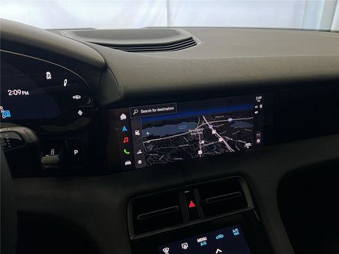 Used 2025 Porsche Taycan image 23