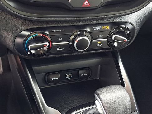 Used 2021 Kia Soul LX image 13