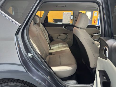 Used 2020 Kia Soul S FWD image 18