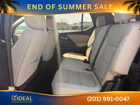 Used 2022 Chevrolet Traverse LS FWD image 15
