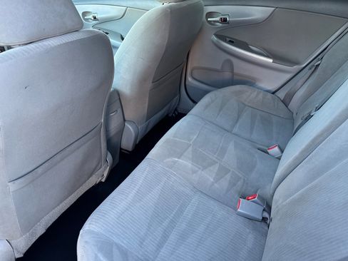 Used 2010 Toyota Corolla image 12