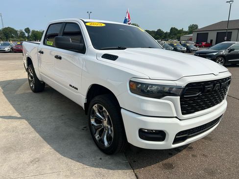 Used 2025 RAM 1500 Tradesman AWD/4WD image 3
