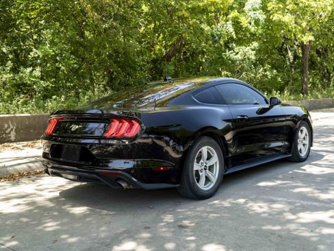 Used 2021 Ford Mustang Coupe RWD image 9