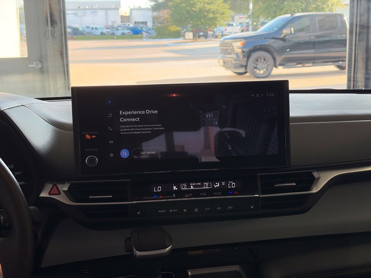 Used 2026 Toyota Sienna XLE FWD image 13