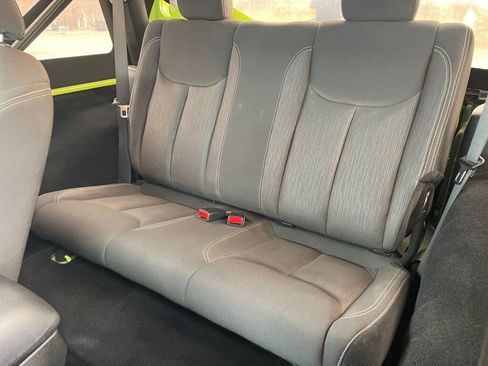 Used 2016 Jeep Wrangler Rubicon w/ Power Convenience Group image 15