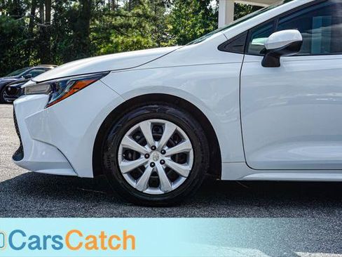 Used 2020 Toyota Corolla LE FWD image 15