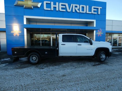 Used 2020 Chevrolet Silverado 3500 W/T w/ WT Convenience Package image 2