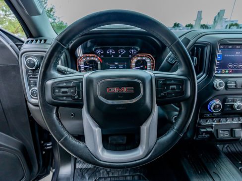 Used 2021 GMC Sierra 1500 SLT AWD/4WD image 17