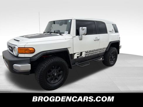 Used 2013 Toyota FJ Cruiser 4WD image 4