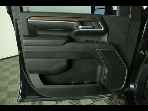 Used 2024 Chevrolet Silverado 2500 LT w/ Convenience Package image 24