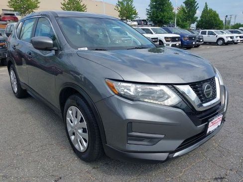 Used 2019 Nissan Rogue S FWD image 2