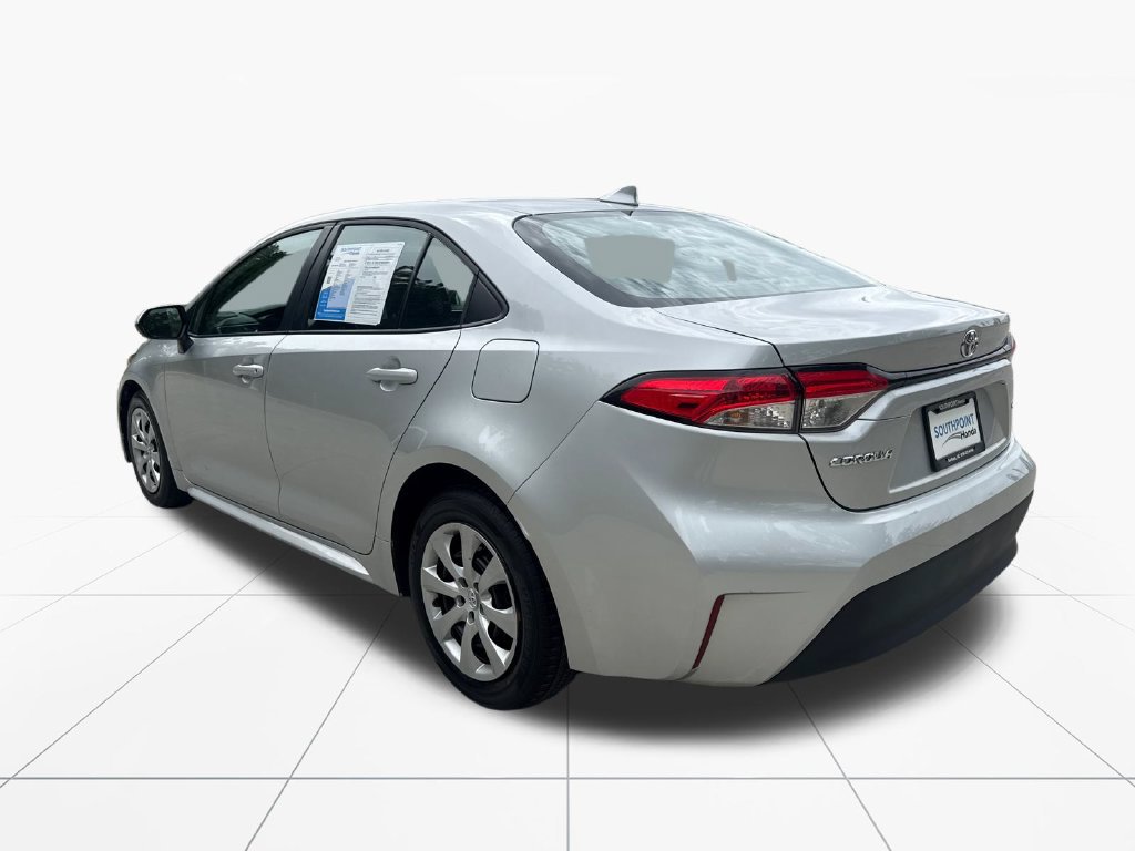 Used 2025 Toyota Corolla LE FWD image 6
