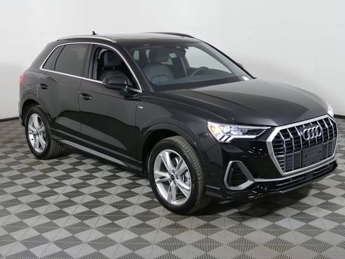Used 2024 Audi Q3 2.0T Premium image 1