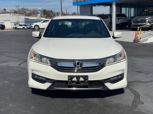 Used 2016 Honda Accord Sport image 2