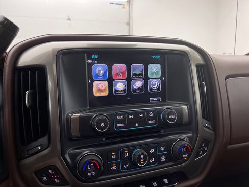 Used 2019 Chevrolet Silverado 2500 High Country w/ Duramax Plus Package AWD/4WD image 26