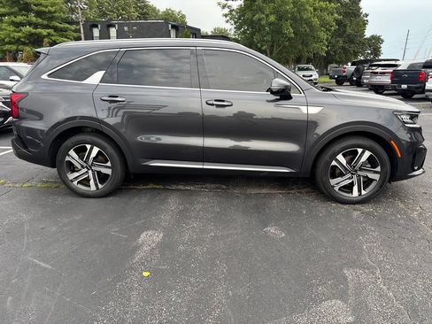 Used 2023 Kia Sorento EX AWD/4WD image 2