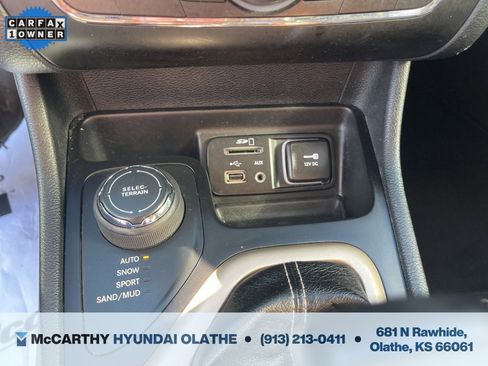 Used 2016 Jeep Cherokee Limited image 32