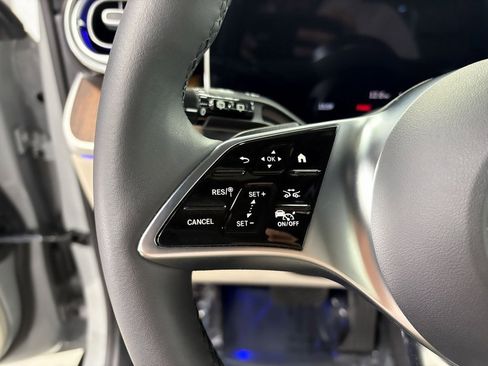 Used 2025 Mercedes-Benz GLC 350e 4MATIC w/ Driver Assistance Package image 11