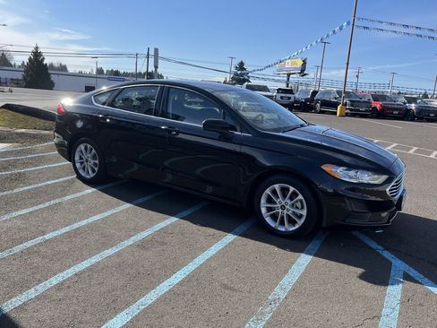 Used 2020 Ford Fusion SE image 7