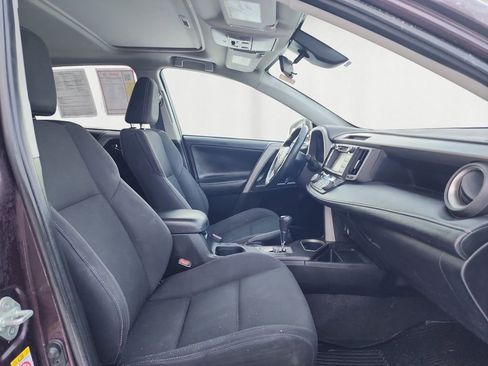 Used 2018 Toyota RAV4 XLE image 15