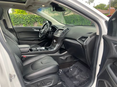 Used 2020 Ford Edge Titanium w/ Equipment Group 301A AWD/4WD image 29