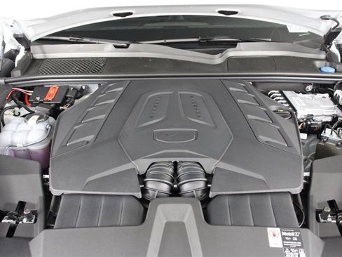 New 2026 Porsche Cayenne GTS image 20