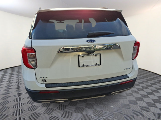 Used 2022 Ford Explorer XLT w/ Equipment Group 202A AWD/4WD image 5