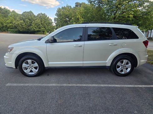 Used 2014 Dodge Journey SE w/ Flexible Seating Group FWD image 4
