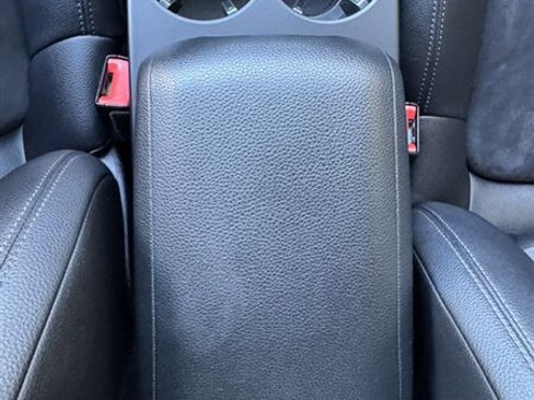 Used 2021 Porsche Macan image 39