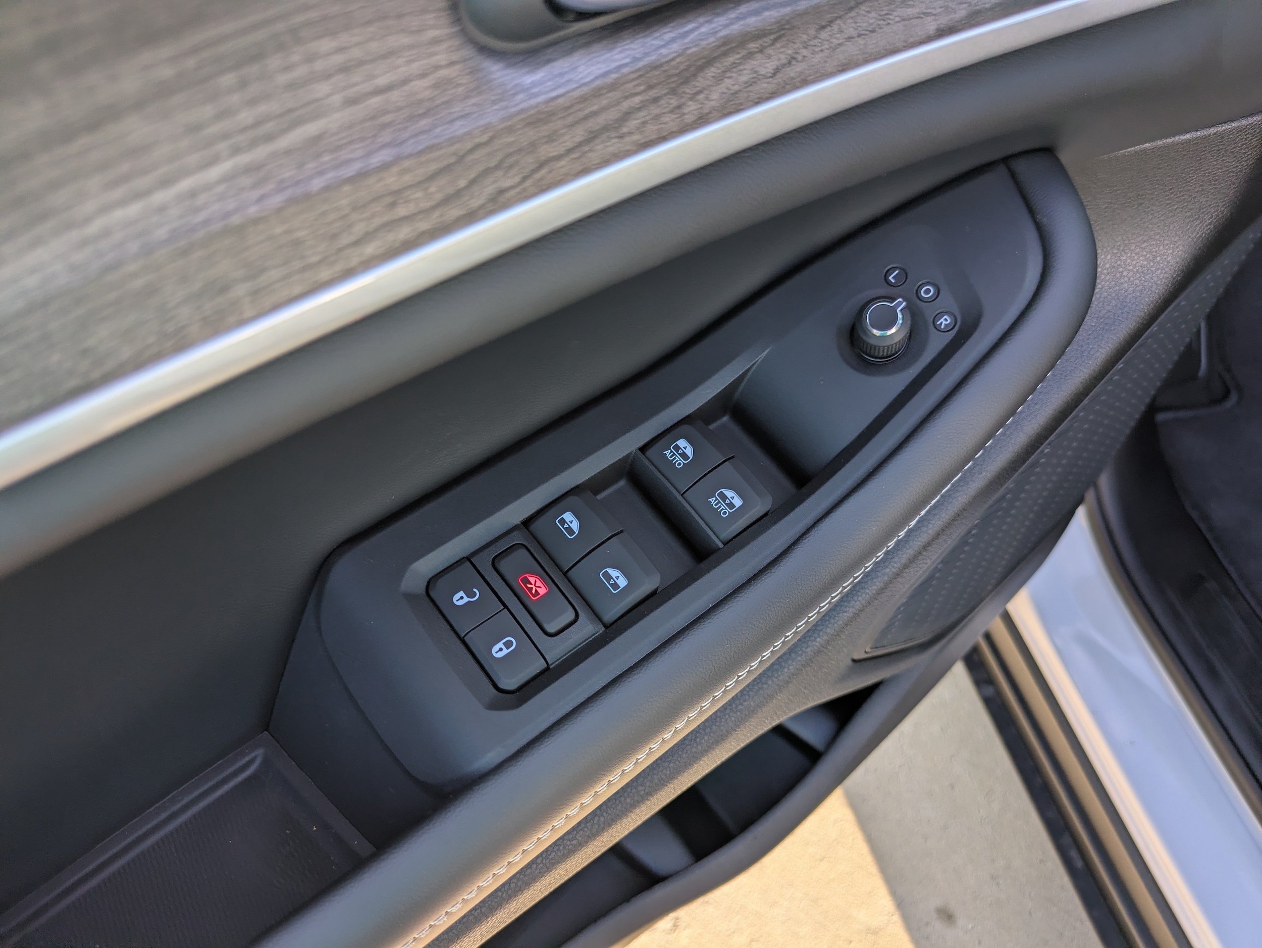 New 2027 Jeep Grand Cherokee Altitude RWD image 7