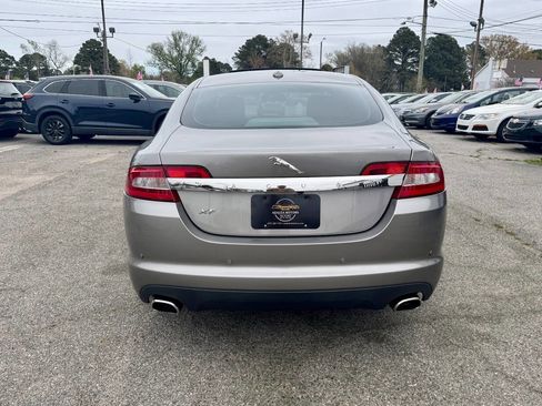 Used 2010 Jaguar XF Luxury image 8