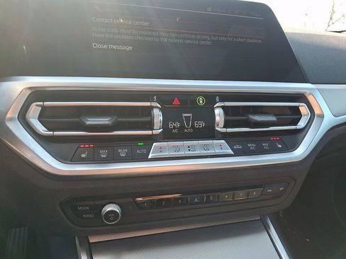 Used 2021 BMW 330i xDrive Sedan w/ Convenience Package image 18