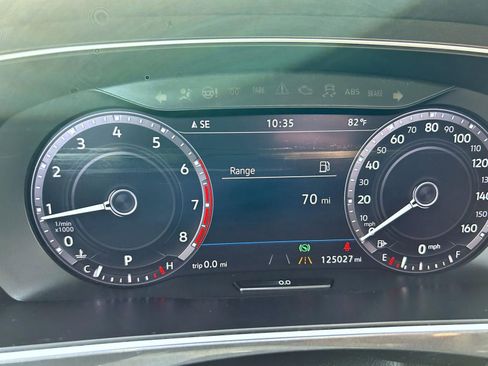 Used 2018 Volkswagen Tiguan SEL Premium AWD/4WD image 14