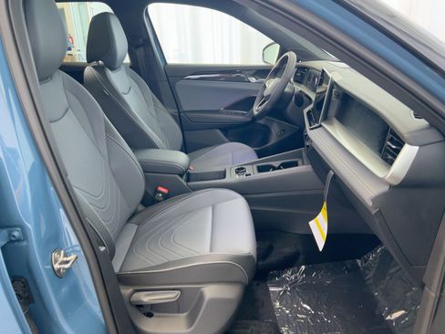 New 2026 Volkswagen Tiguan SE R-Line FWD image 30