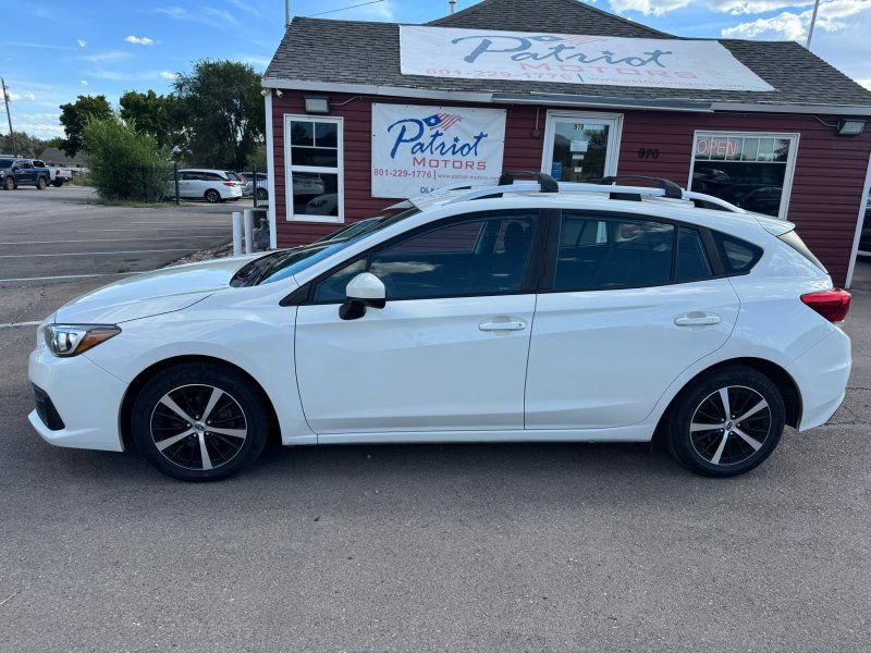 Used 2022 Subaru Impreza 2.0i Premium w/ Popular Package #2 AWD/4WD image 2