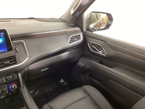 Used 2023 Chevrolet Suburban LT w/ LT Signature Package image 15