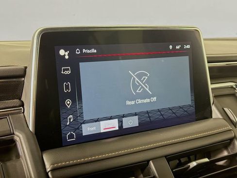 Used 2022 GMC Yukon XL SLT w/ SLT Premium Package image 17