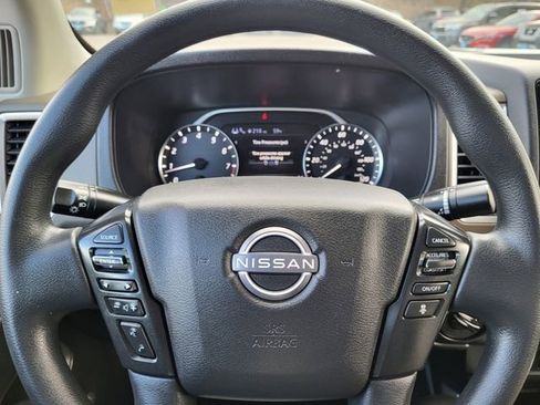 Used 2022 Nissan Frontier SV w/ Technology Package image 19