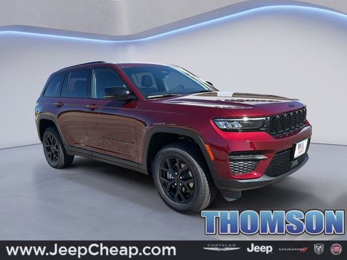 New 2025 Jeep Grand Cherokee Altitude image 1
