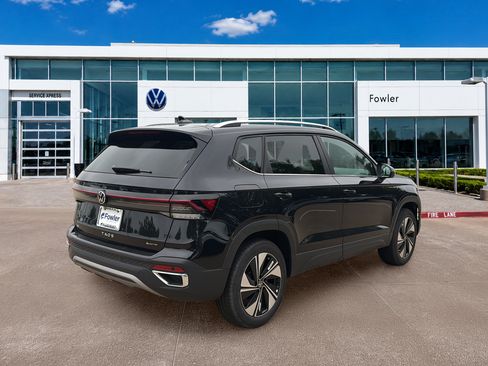 New 2026 Volkswagen Taos SE AWD/4WD image 5